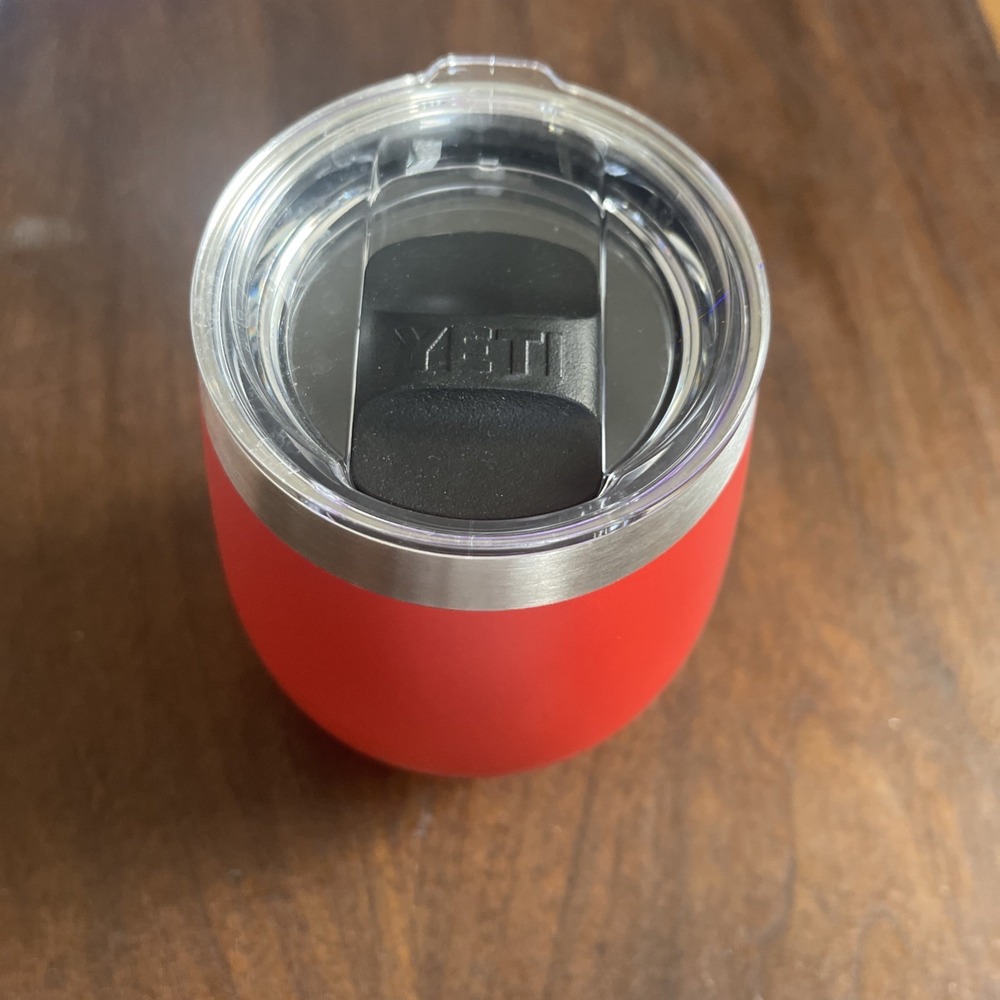 Yeti Rambler Wine Tumbler Red with MagSlider Lid Stainless Steel 10 oz EUC - Picture 2 of 6